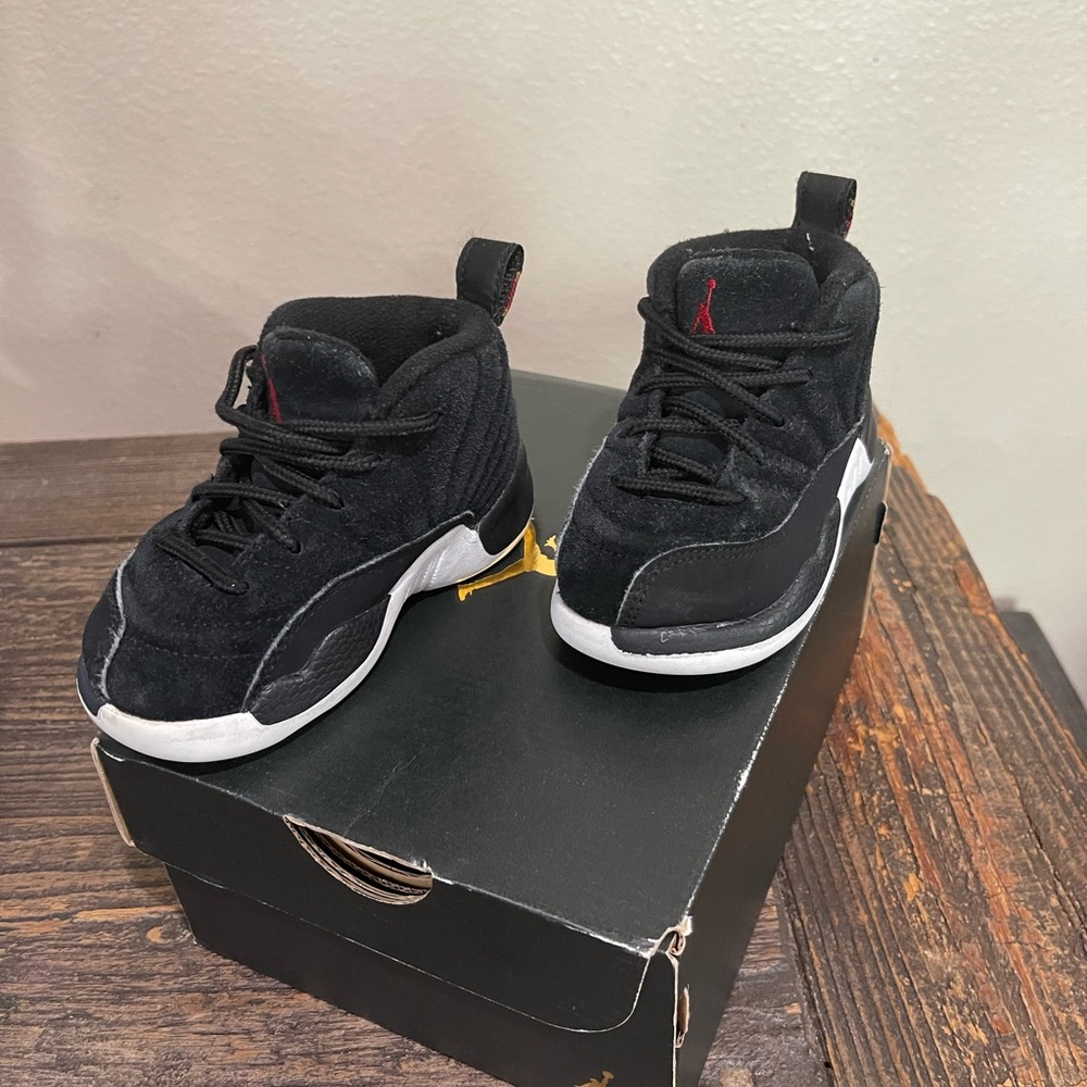 Jordan 12 reverse taxi size 6 toddler